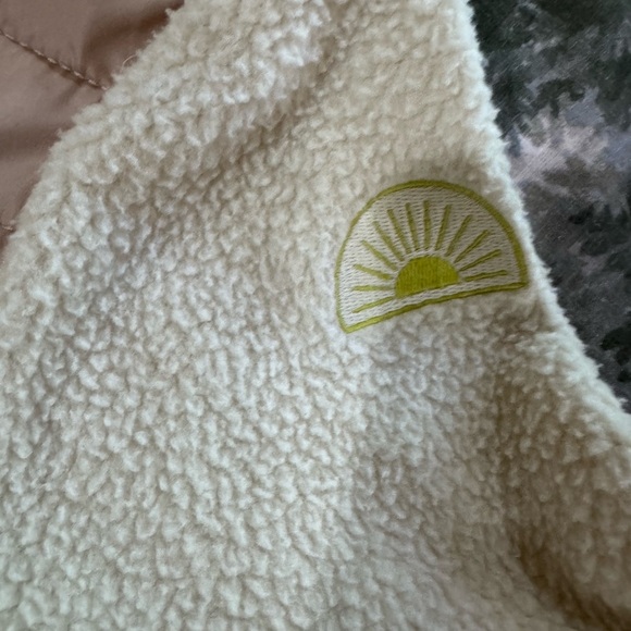 Faherty Cream and Pink Sherpa Fleece with Yellow Trim - Picture 5 of 12